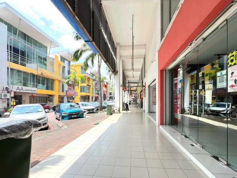 Shop for Rent in Pusat Bandar Rawang (Rawang) - Keanu Tan - Exterior - PropertyGuru.com.my