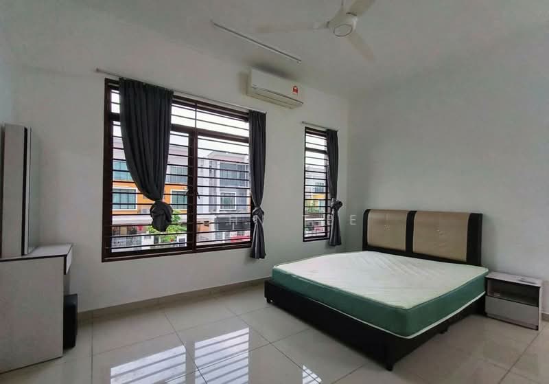 Rumah Teres 2.5 Tingkat untuk Disewa di Setia Utama (Setia Alam) - John Tee - Bedroom - PropertyGuru.com.my