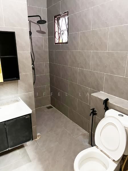 Semi-Detached House for Rent in Bandar Bukit Mahkota (Bangi) - Eiffel Lai - Bathroom - PropertyGuru.com.my