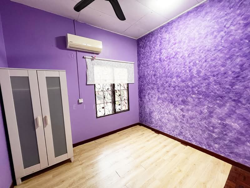 Semi-Detached House for Rent in Bandar Bukit Mahkota (Bangi) - Eiffel Lai - Bedroom - PropertyGuru.com.my