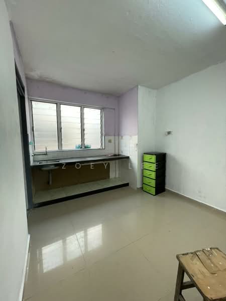 Flat for Rent at Flat Taman Ungku Tun Aminah - Zoey Lee - Kitchen - PropertyGuru.com.my
