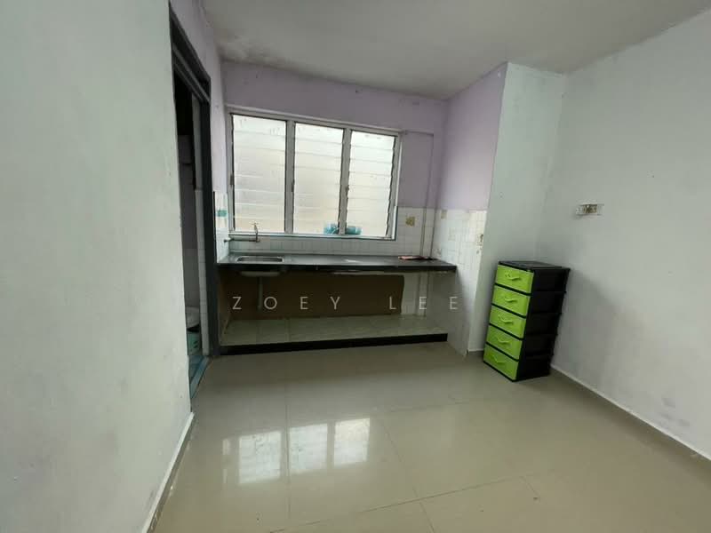 Flat for Rent at Flat Taman Ungku Tun Aminah - Zoey Lee - Kitchen - PropertyGuru.com.my