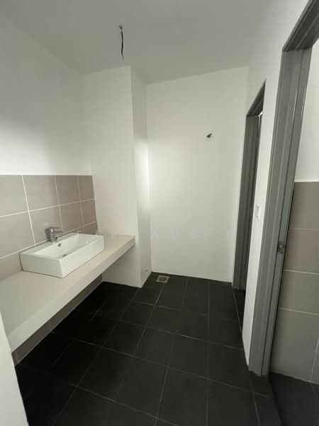 Kedai / Pejabat untuk Disewa di Bandar Sunsuria (Sepang) - Firdaus N - Bathroom - PropertyGuru.com.my