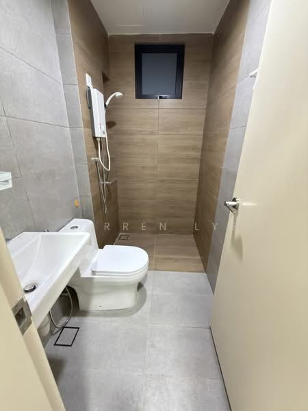 Service Residence for Rent at Vivo Executive Apartment - Darren Lye - Bathroom - PropertyGuru.com.my