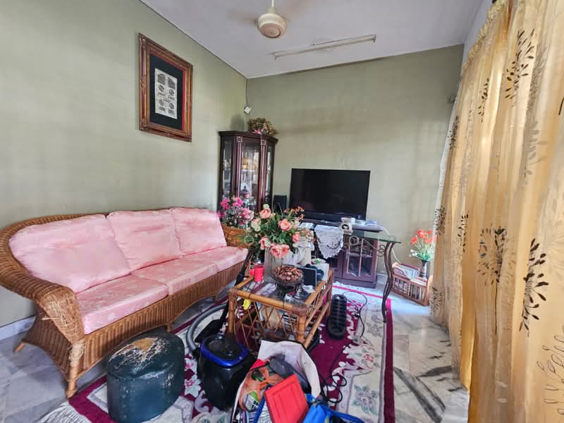 Rumah Teres 2 Tingkat untuk Dijual di Putra Heights (Subang Jaya) - Jason Ooi - Living Room - PropertyGuru.com.my