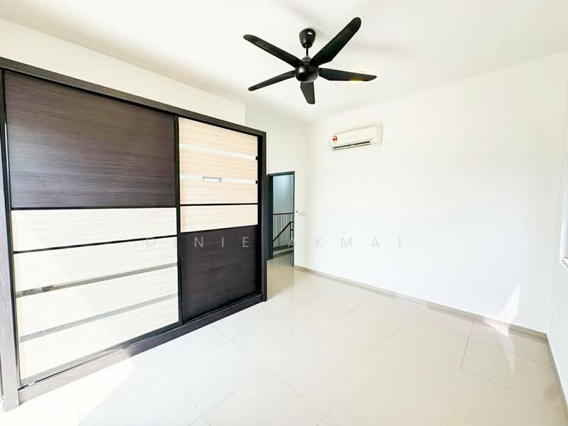 2-storey Terraced House for Sale in Cyberjaya (Selangor) - Dinie Akmal - Bedroom - PropertyGuru.com.my