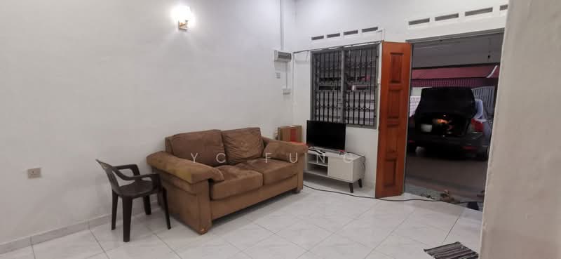 1-storey Terraced House for Rent in Taman Sentosa (Johor Bahru) - YC Fung - Living Room - PropertyGuru.com.my