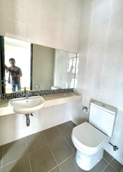 3-storey Terraced House for Sale in Sepang (Selangor) - Dinie Akmal - Bathroom - PropertyGuru.com.my