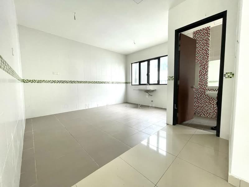 3-storey Terraced House for Sale in Sepang (Selangor) - Dinie Akmal - PropertyGuru.com.my