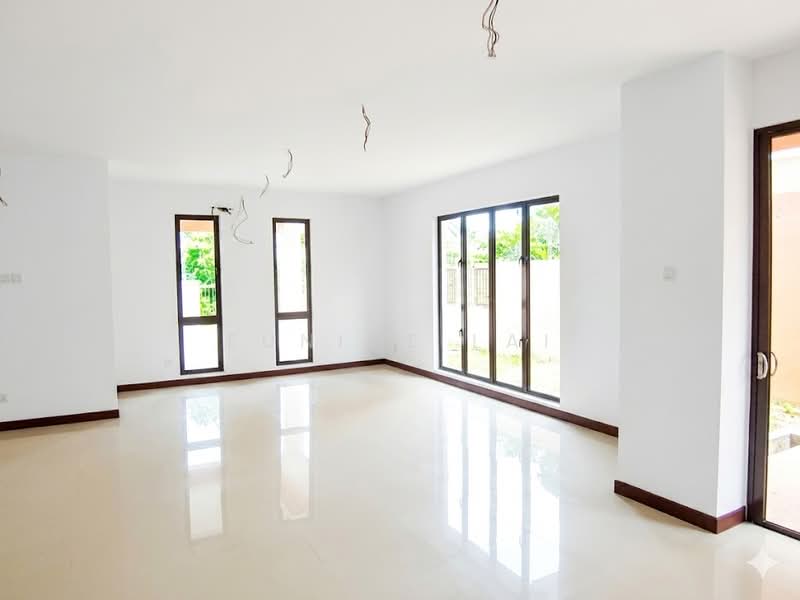 Zero-Lot Bungalow for Sale in Bukit Rahman Putra (Sungai Buloh) - Eunice Lai - Living Room - PropertyGuru.com.my