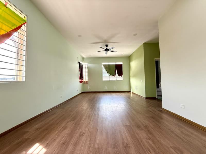 Rumah Teres 3 Tingkat untuk Dijual di Bandar Bukit Puchong (Puchong) - Dinie Akmal - Living Room - PropertyGuru.com.my