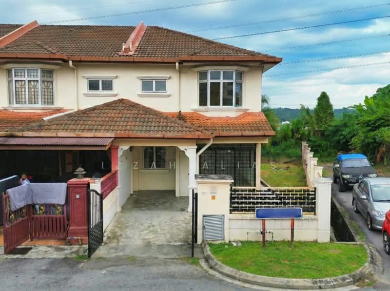 Rumah Teres 2 Tingkat untuk Dijual di Bandar Seri Putra (Bangi) - Izzah Alias - Exterior - PropertyGuru.com.my