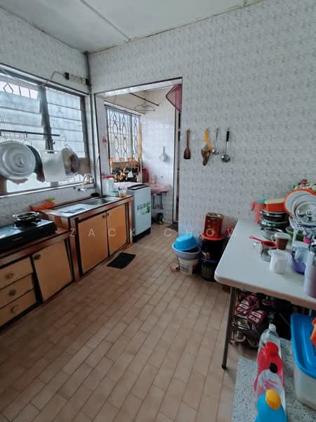 Flat for Sale at Flat Taman Ungku Tun Aminah - Zack Chow - Kitchen - PropertyGuru.com.my