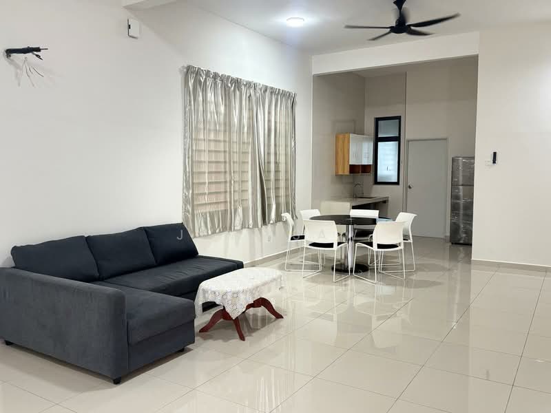 Rumah Teres untuk Disewa di Taman Sutera Utama (Skudai) - Jeff Saw - Living Room - PropertyGuru.com.my
