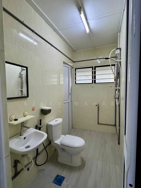 Rumah Teres untuk Disewa di Taman Melaka Jaya (Batu Berendam) - Azean Wahab - Bathroom - PropertyGuru.com.my