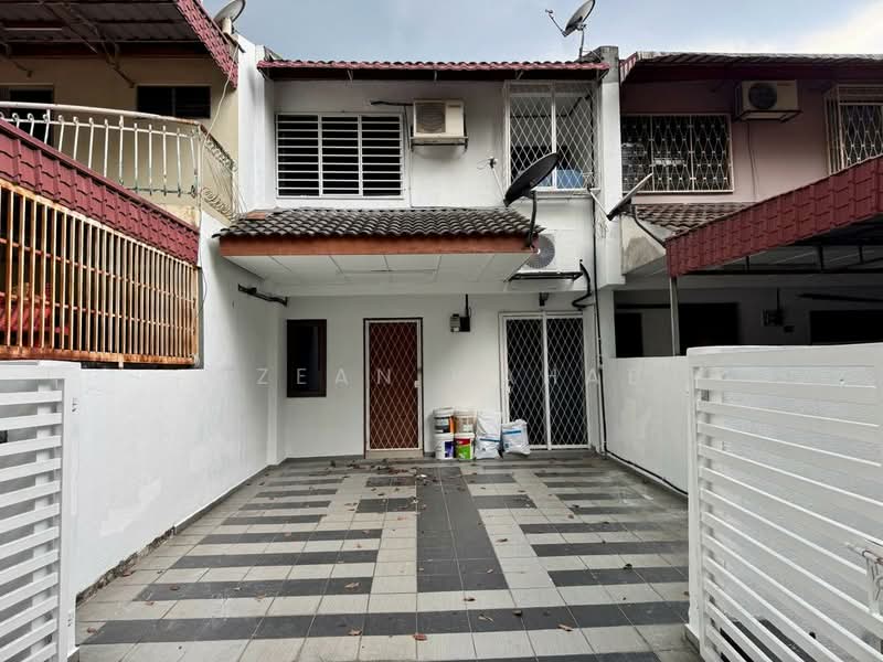 Rumah Teres untuk Disewa di Taman Melaka Jaya (Batu Berendam) - Azean Wahab - Exterior - PropertyGuru.com.my