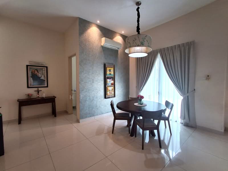 Semi-Detached House for Sale in Taman Kluang Indah (Kluang) - Helen Lee - Dining Room - PropertyGuru.com.my