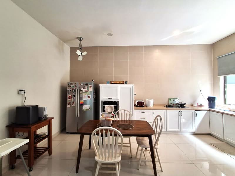 Semi-Detached House for Sale in Taman Kluang Indah (Kluang) - Helen Lee - Kitchen - PropertyGuru.com.my