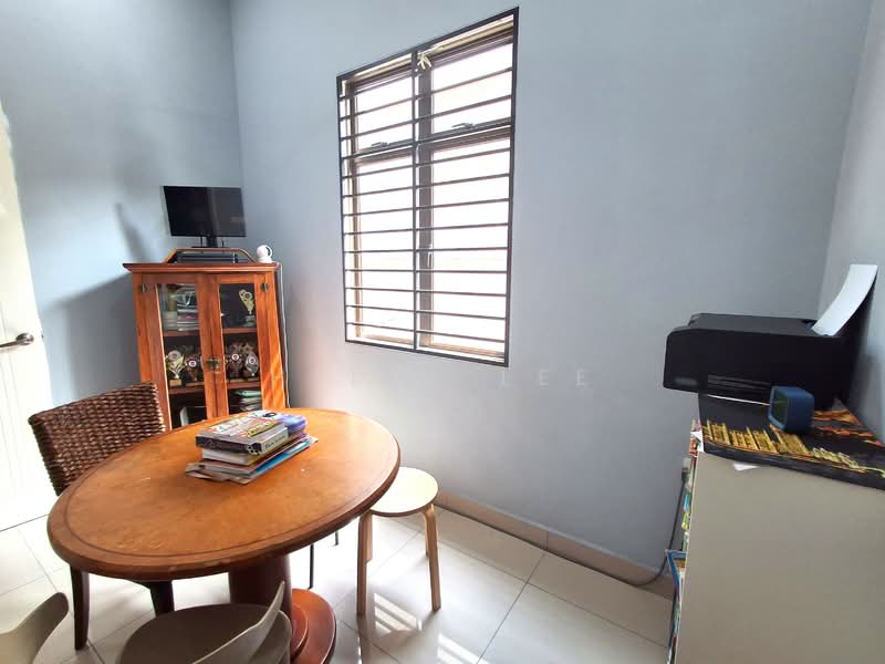 Semi-Detached House for Sale in Taman Kluang Indah (Kluang) - Helen Lee - Study - PropertyGuru.com.my
