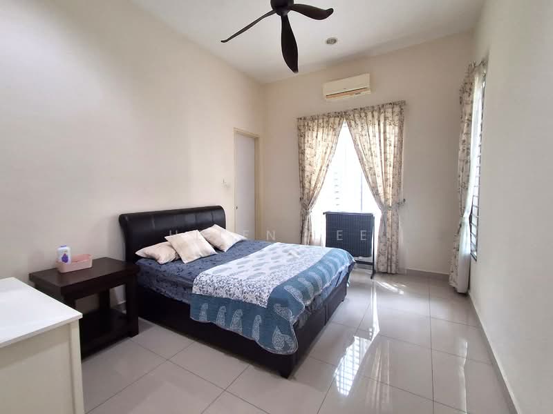 Semi-Detached House for Sale in Taman Kluang Indah (Kluang) - Helen Lee - Bedroom - PropertyGuru.com.my