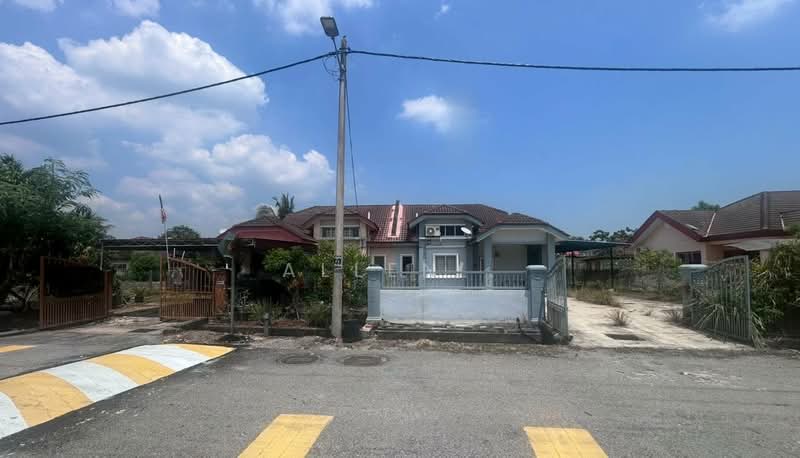 Semi-Detached House for Sale in Pantai Sepang Putra (Sepang) - Allen . - Exterior - PropertyGuru.com.my