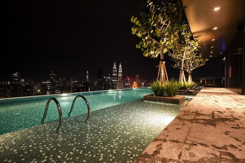 Servis Apartment untuk Dijual di Expressionz Professional Suites - Lisa Azila - Pool - PropertyGuru.com.my