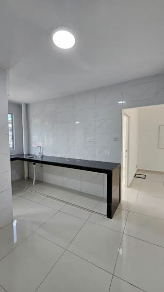 Rumah Bandar untuk Dijual di Taman Cempaka (Tampoi) - Calvin Lee - Kitchen - PropertyGuru.com.my