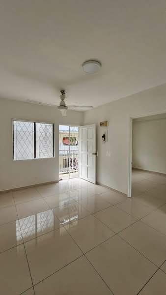 Rumah Bandar untuk Dijual di Taman Cempaka (Tampoi) - Calvin Lee - Living Room - PropertyGuru.com.my