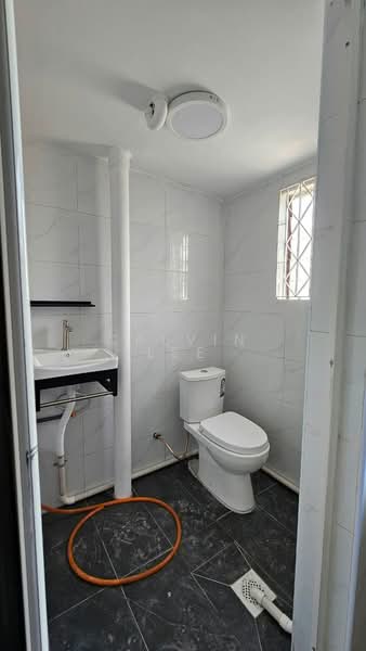 Rumah Bandar untuk Dijual di Taman Cempaka (Tampoi) - Calvin Lee - Bathroom - PropertyGuru.com.my