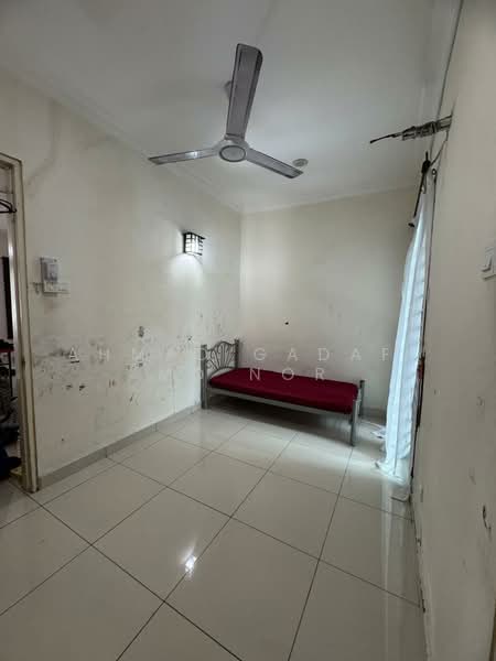 2-storey Terraced House for Rent in Alam Sari (Bangi) - Ahmad Gadafi Md Nor - Bedroom - PropertyGuru.com.my