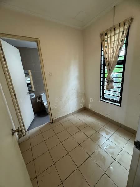 2-storey Terraced House for Rent in Alam Sari (Bangi) - Ahmad Gadafi Md Nor - Bathroom - PropertyGuru.com.my