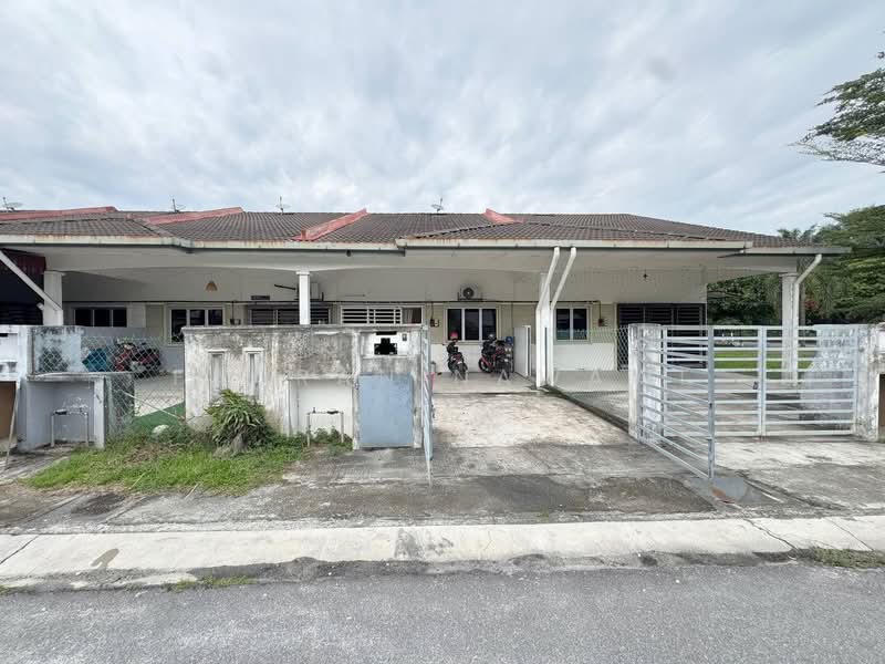 1-storey Terraced House for Sale in Klang (Selangor) - Fauran Nawawi - PropertyGuru.com.my