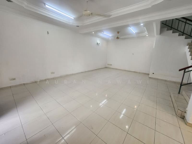 2-storey Terraced House for Sale in Sungai Buloh (Selangor) - Fauran Nawawi - Living Room - PropertyGuru.com.my