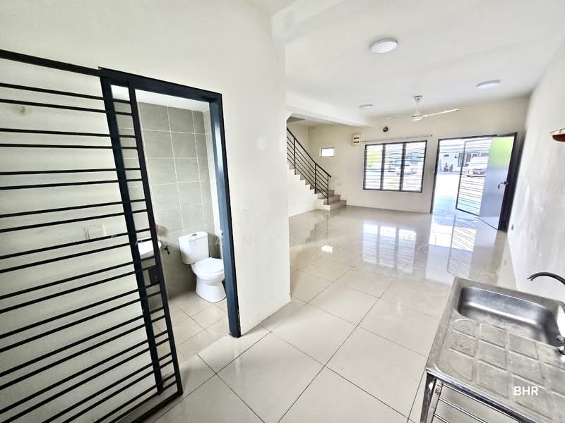 2-storey Terraced House for Sale in Dengkil (Selangor) - Fauran Nawawi - Bathroom - PropertyGuru.com.my