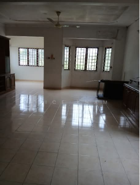 Bungalow for Rent in Sungai Buloh (Selangor) - Alice Kham - Living Room - PropertyGuru.com.my