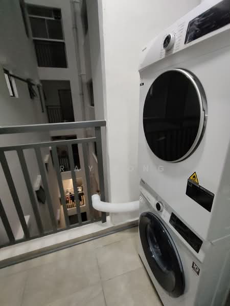 Kondominium untuk Disewa di Armani Residence - Ray Kong - Balcony - PropertyGuru.com.my