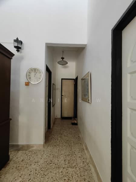 Rumah Berkembar untuk Dijual di Taman Nong Chik (Johor Bahru) - Annie Low - Corridor - PropertyGuru.com.my