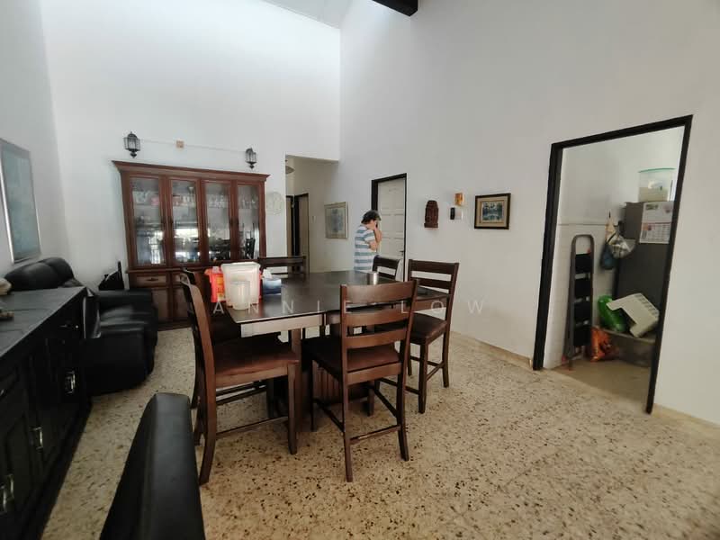 Rumah Berkembar untuk Dijual di Taman Nong Chik (Johor Bahru) - Annie Low - Dining Room - PropertyGuru.com.my