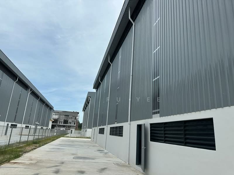 Warehouse for Rent in Puncak Alam (Selangor) - Yee Fu Yee - Exterior - PropertyGuru.com.my
