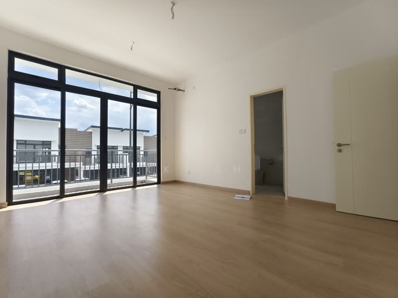 2-storey Terraced House for Sale in Semenyih (Selangor) - KK Sah - Living Room - PropertyGuru.com.my