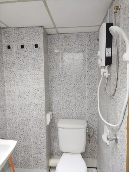Apartment for Rent at BJ Court Apartment - Weng Sern - Bathroom - PropertyGuru.com.my