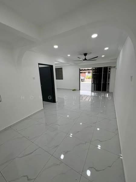1-storey Terraced House for Rent in Tampoi (Johor) - Hong Charng Lee - Living Room - PropertyGuru.com.my