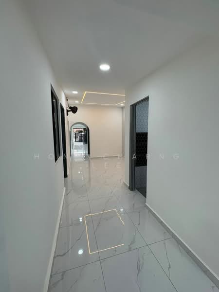 1-storey Terraced House for Rent in Tampoi (Johor) - Hong Charng Lee - Corridor - PropertyGuru.com.my