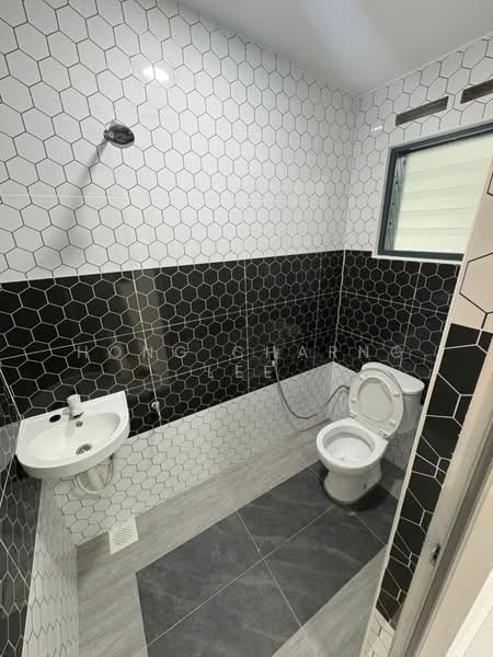 1-storey Terraced House for Rent in Tampoi (Johor) - Hong Charng Lee - Bathroom - PropertyGuru.com.my