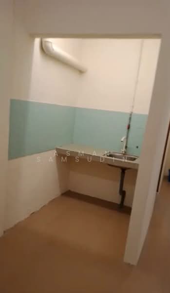 1-storey Terraced House for Rent in Shah Alam (Selangor) - Asman Samsudin - Kitchen - PropertyGuru.com.my