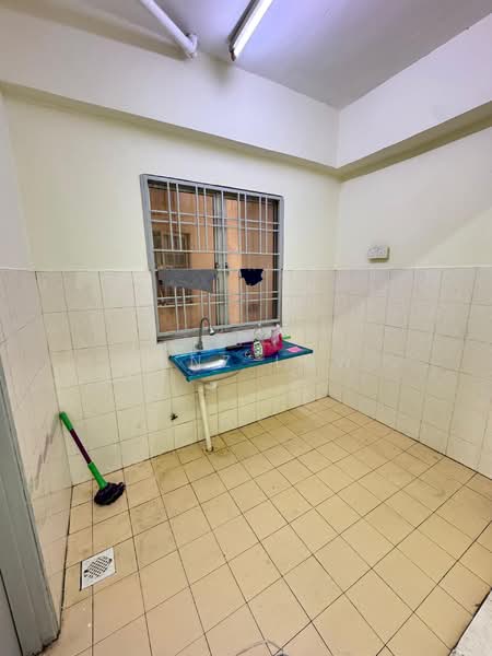 Apartment for Rent at Kantan Court - Hanz Low - Kitchen - PropertyGuru.com.my