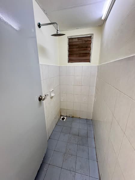 Apartment for Rent at Kantan Court - Hanz Low - Bathroom - PropertyGuru.com.my