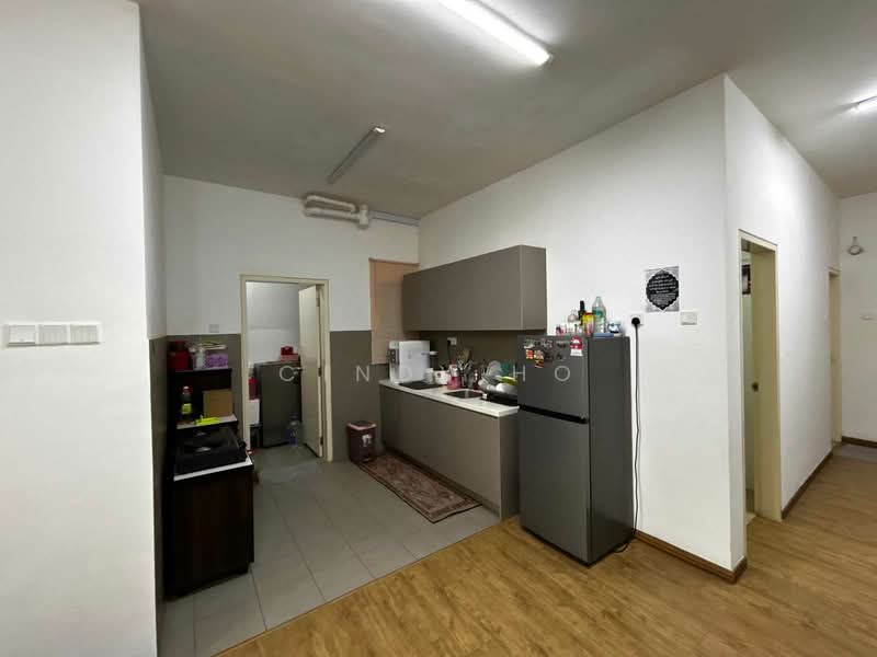 Condominium for Sale at Lakefront Homes - Cindy Ho - Kitchen - PropertyGuru.com.my
