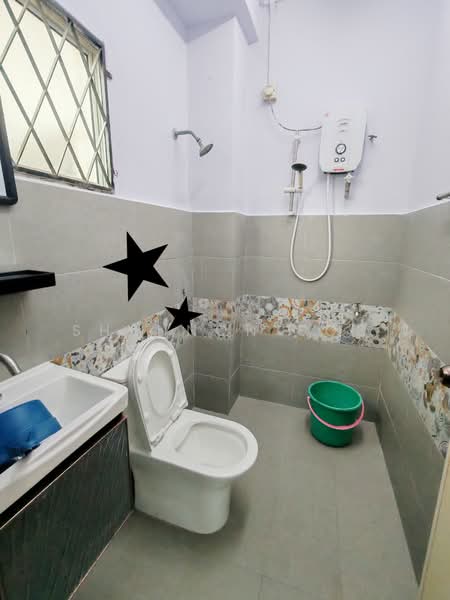Rumah Teres 2 Tingkat untuk Dijual di Taman Wawasan (Puchong) - Shannon Soo - Bathroom - PropertyGuru.com.my