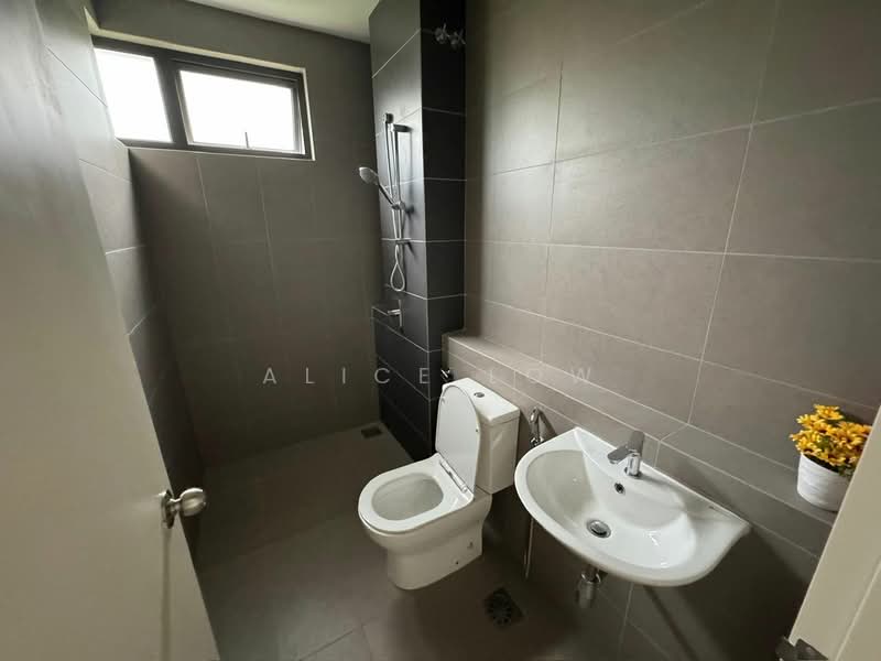 2-storey Terraced House for Sale in Bandar Gamuda Gardens (Rawang) - Alice Low - Bathroom - PropertyGuru.com.my